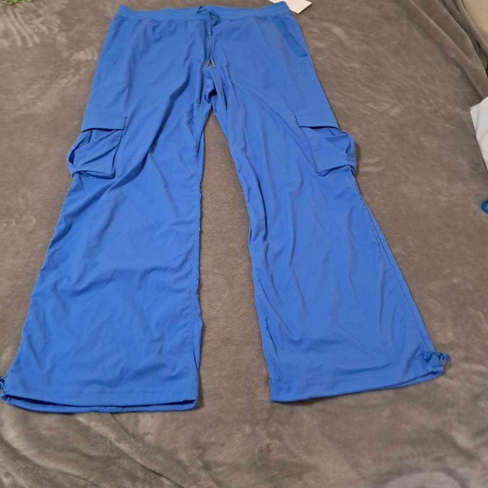 Lululemon Dance Studio Relaxed-fit MR Cargo Pant Size 14 (XL).